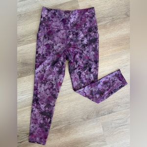 Athleta Salutation stash 7/8 size S